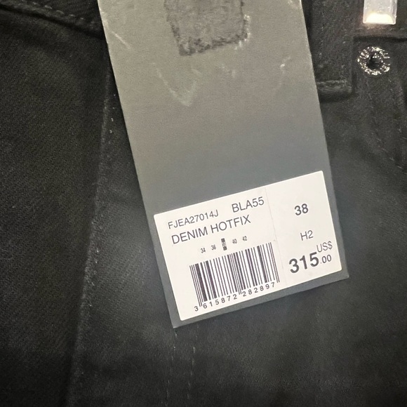 THE KOOPLES Black slim jeans with studs
and stars Size 38 FR/ 6 US NWT - Picture 8 of 12